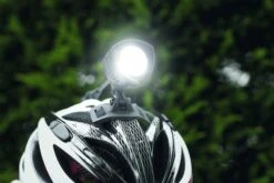 Sigma Headlight Helmet Buster 700 Led Black -Bicycle Promotion Shop sigma koplamp helm buster 700 led zwart 3 201444